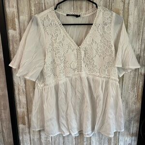 Doe & Rae White Lace Blouse
